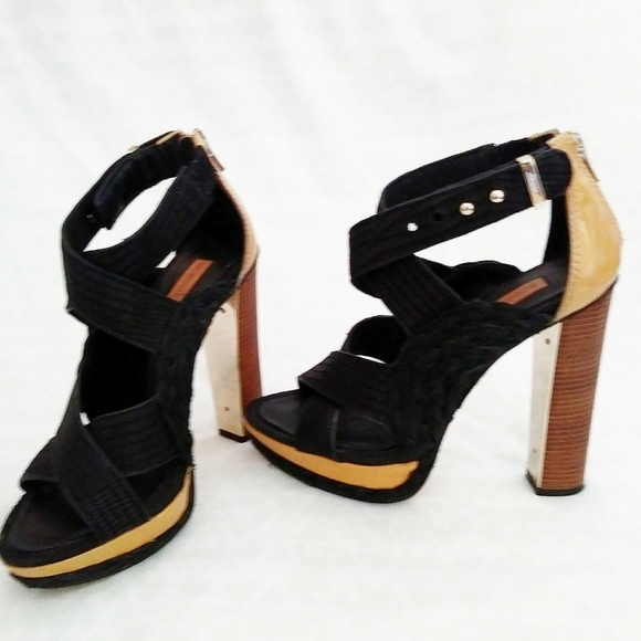 BCBG MAX AZRIA Fritz Open toe High Heels - Picture 2 of 7